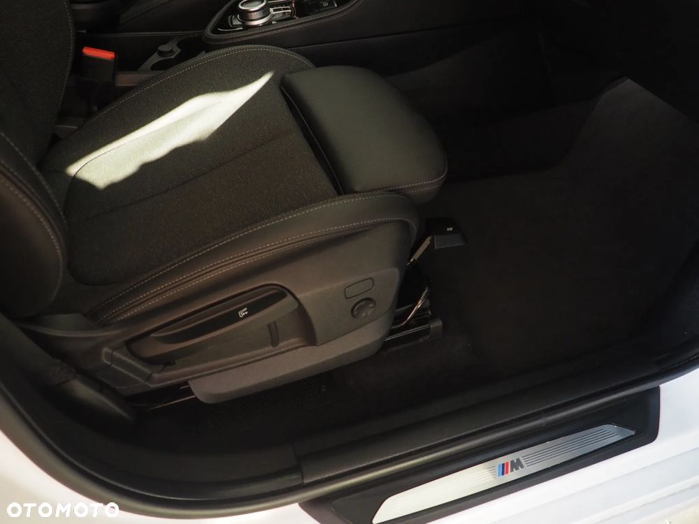 BMW Seria 2 218d M Sport - 36