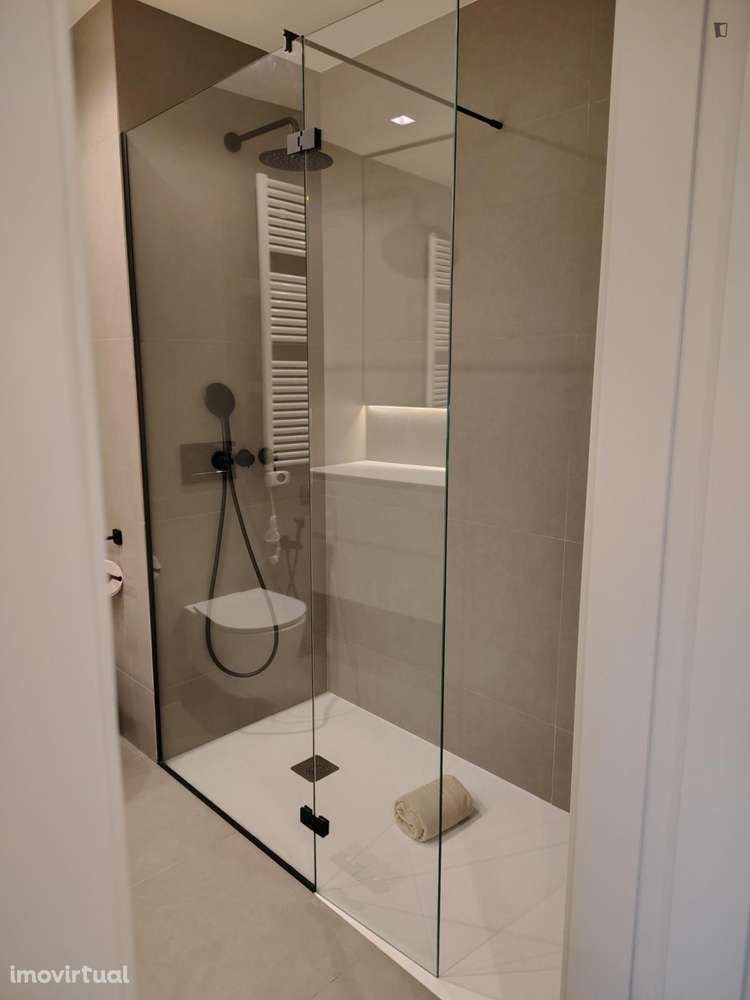 Apartamento com 1 quartos - localizado em Senhora da Hora Porto - Grande imagem: 4/45