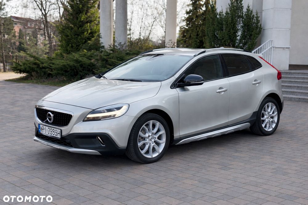 Volvo V40 Cross Country T3 Drive-E Dynamic Edition - 1