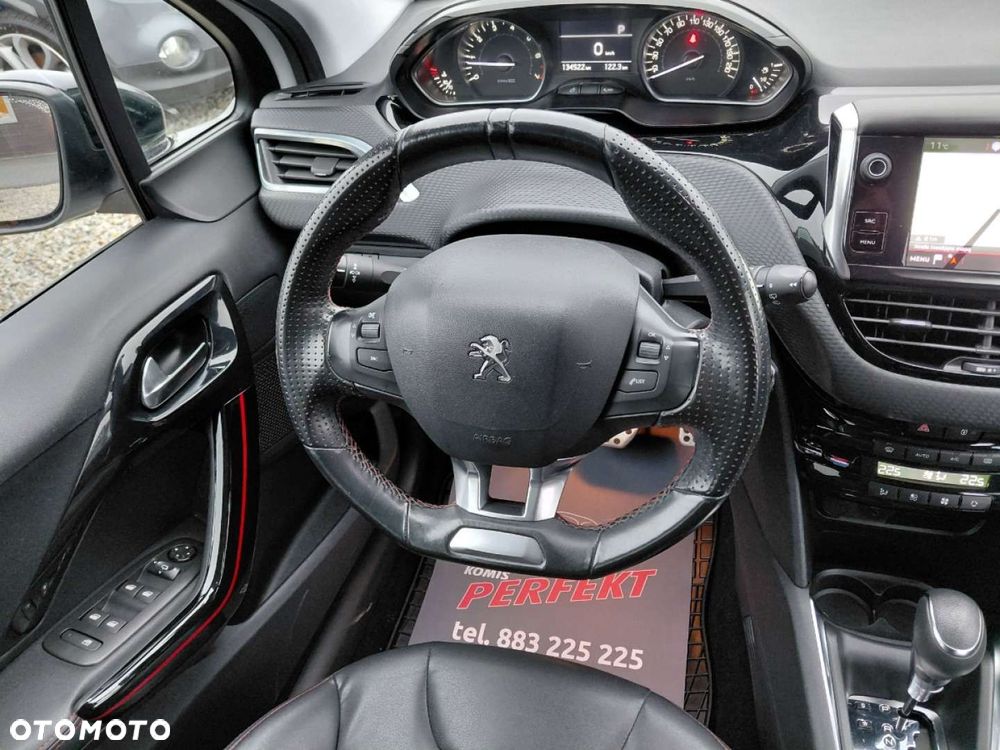 Peugeot 208 - 19