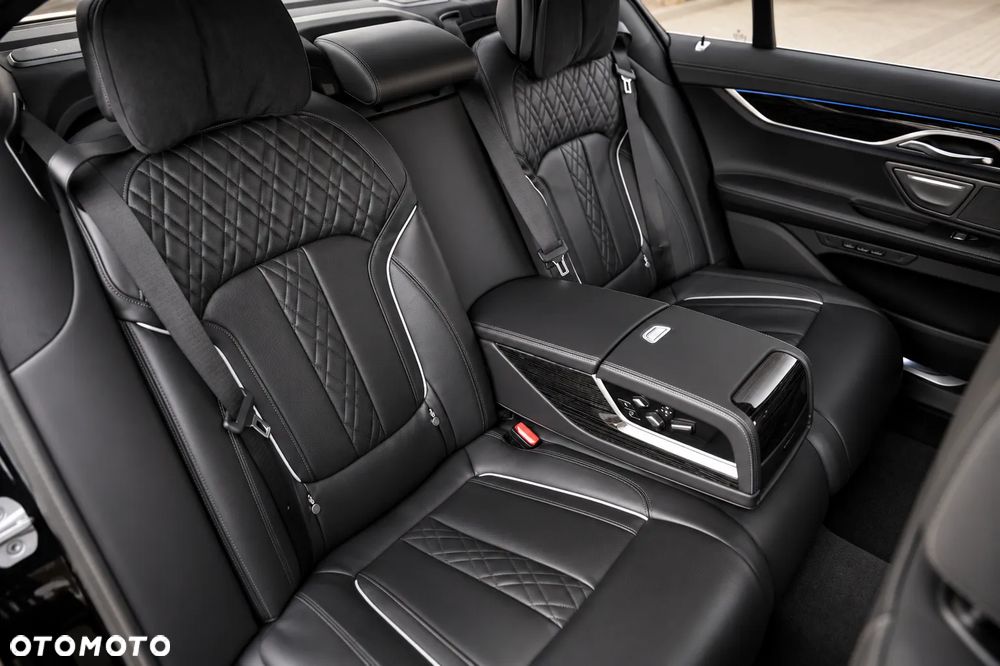 BMW Seria 7 - 28