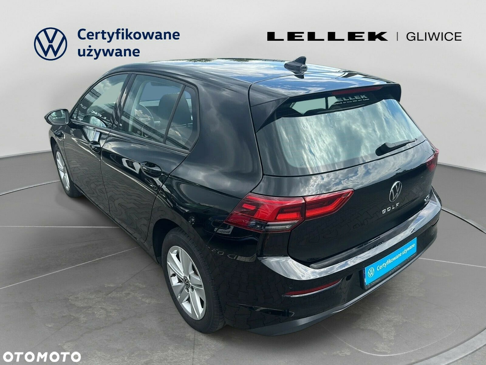 Volkswagen Golf - 6