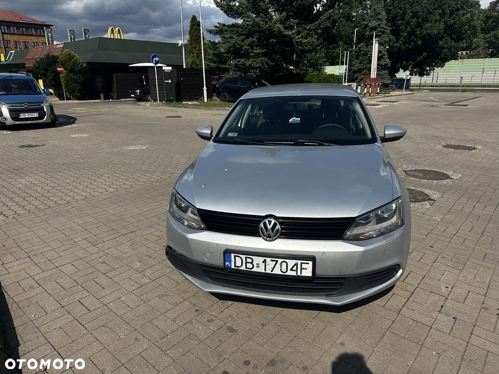 Volkswagen Jetta - 5