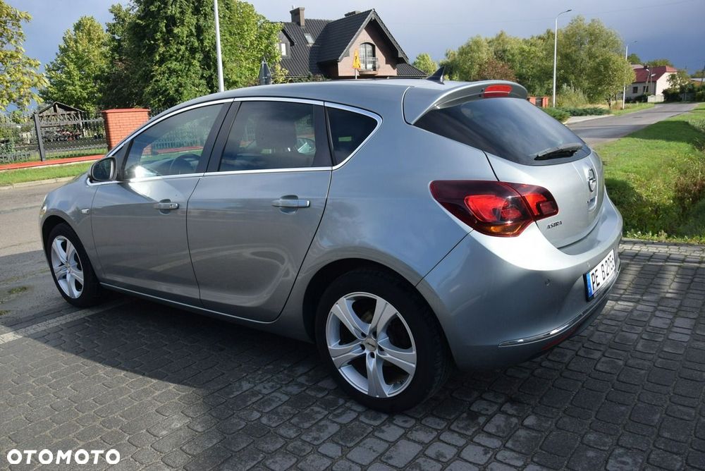 Opel Astra 1.4 Turbo Exklusiv - 16