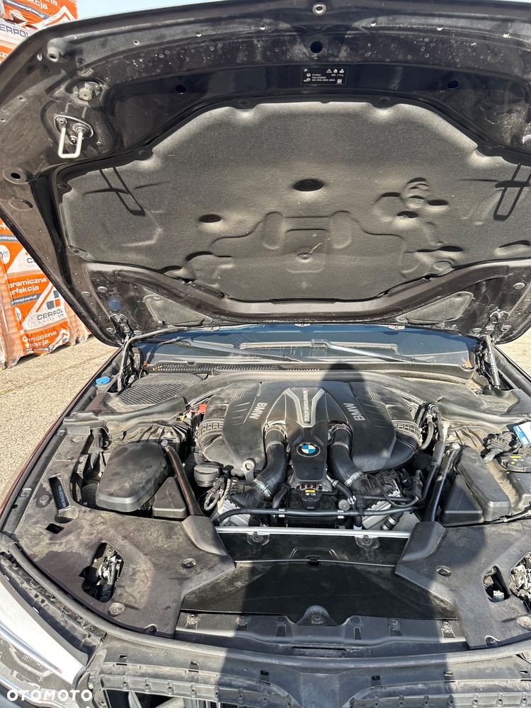 BMW Seria 5 M550i xDrive sport - 29