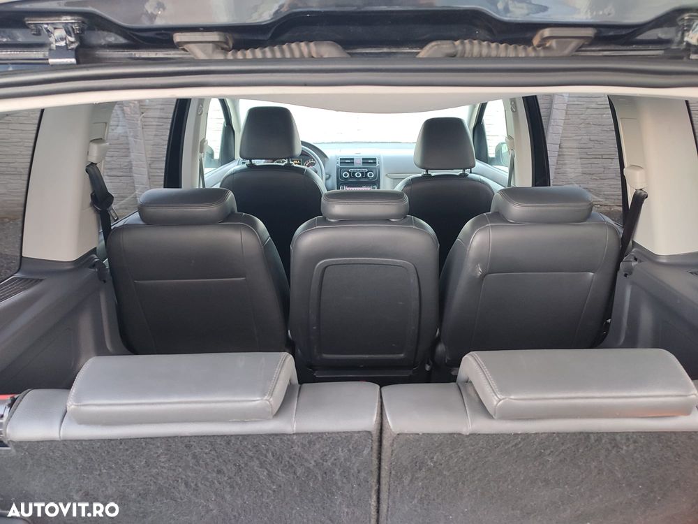 Volkswagen Touran - 10