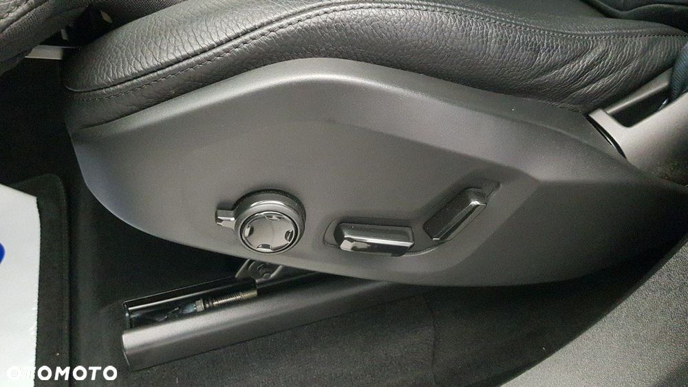 Volvo XC 90 - 25