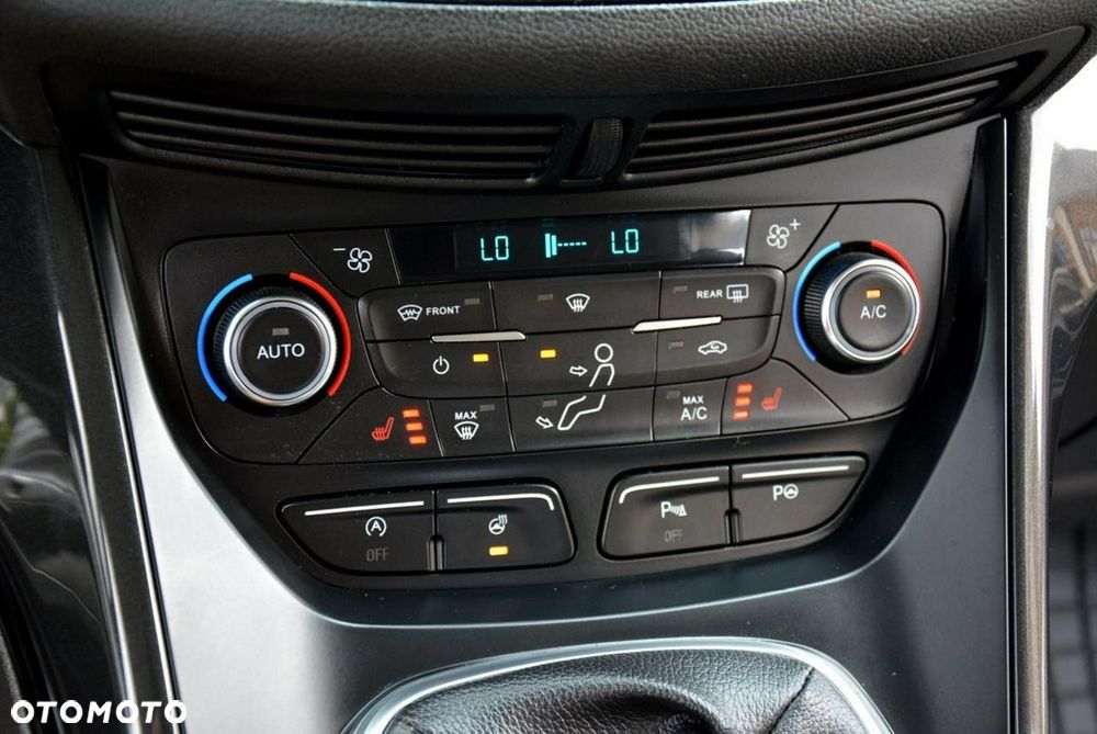 Ford Kuga 1.5 EcoBoost 2x4 Titanium - 29