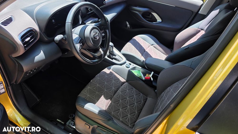 Toyota Yaris Cross 1.5 VVT-i HSD 4x4 Exclusive Elegant - 9