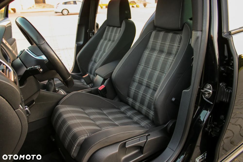Volkswagen Golf 2.0 TDI DPF GTD - 31