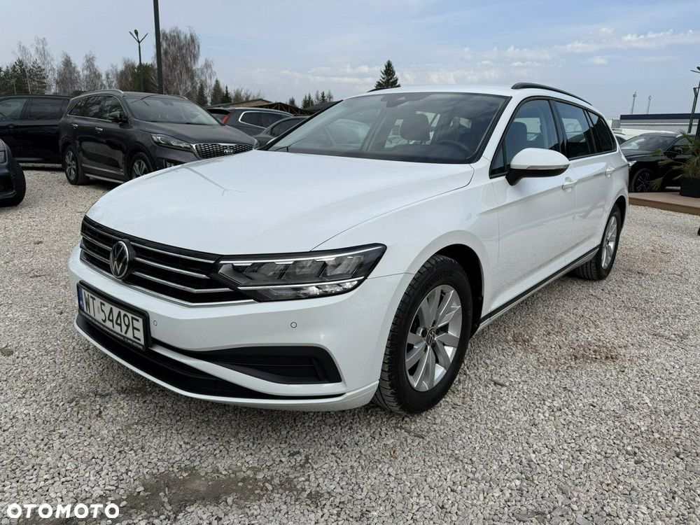 Volkswagen Passat - 1