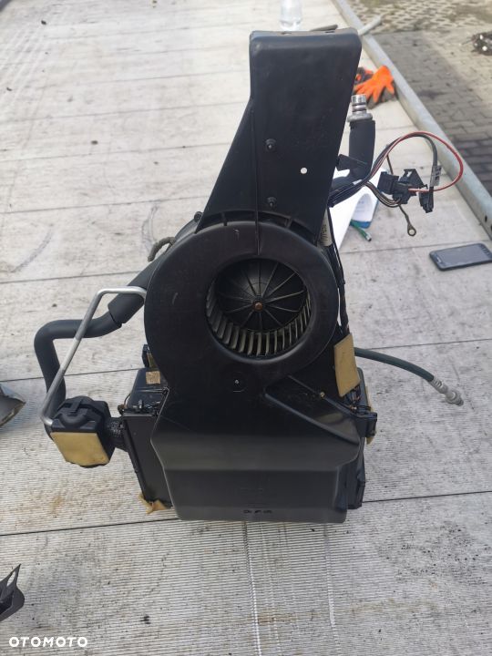 Nagrzewnica klimatronik vw t4 701219021B - 1