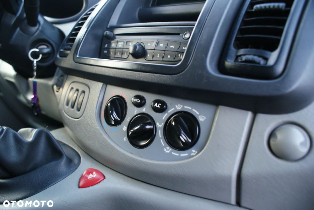 Renault Trafic - 9