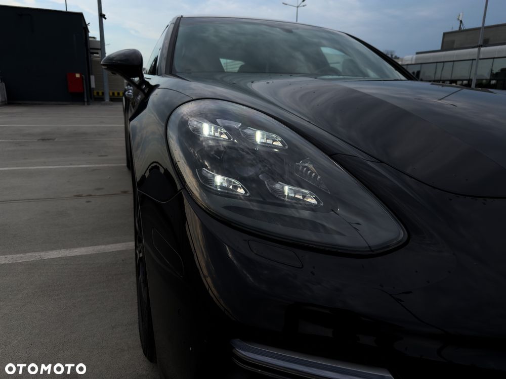 Porsche Panamera Turbo - 32