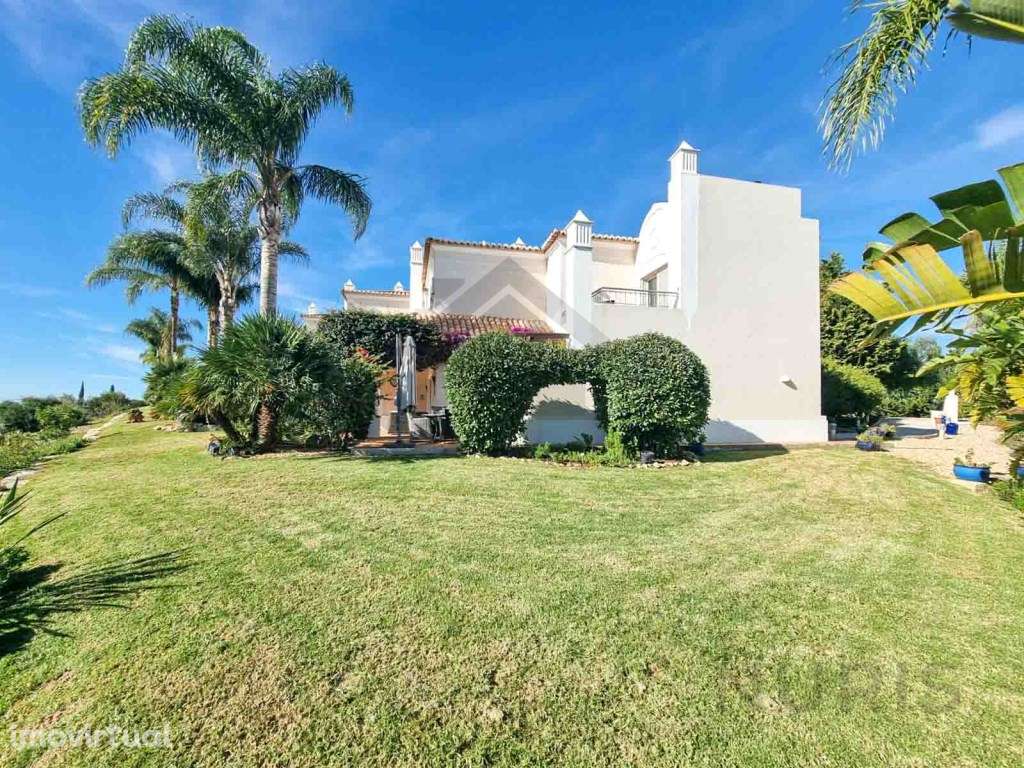 Moradia T2 para venda no Vale da Pinta Golf Resort - Lagoa - Grande imagem: 3/41