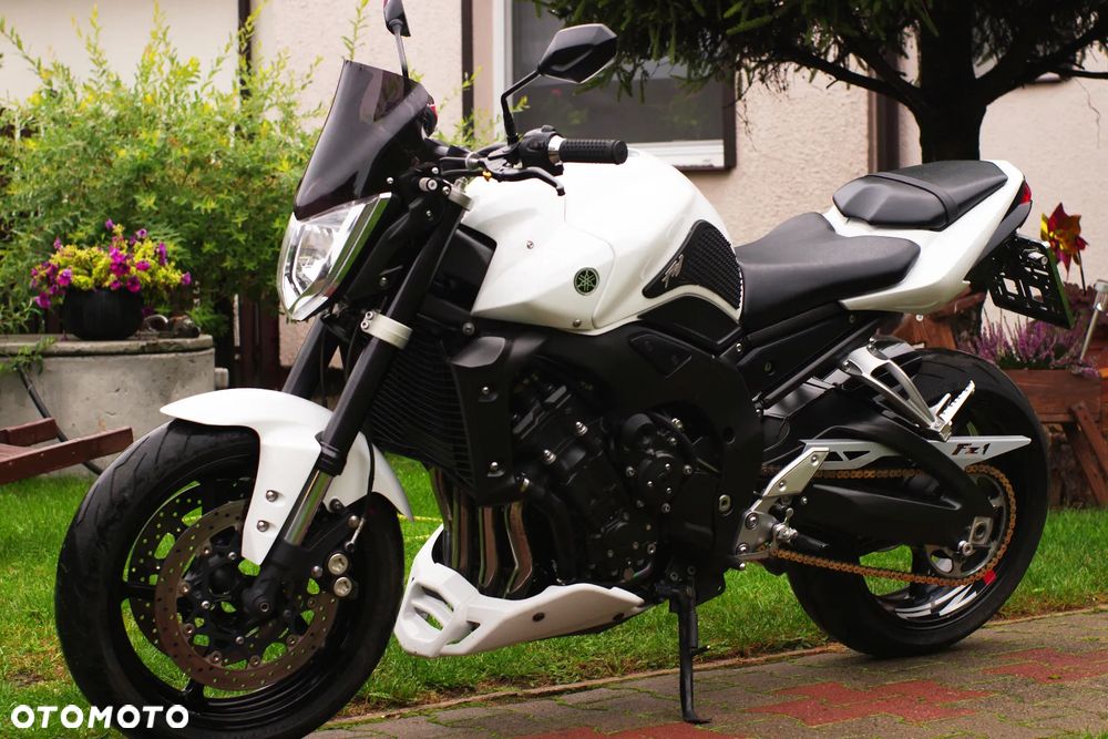 Yamaha FZ - 19