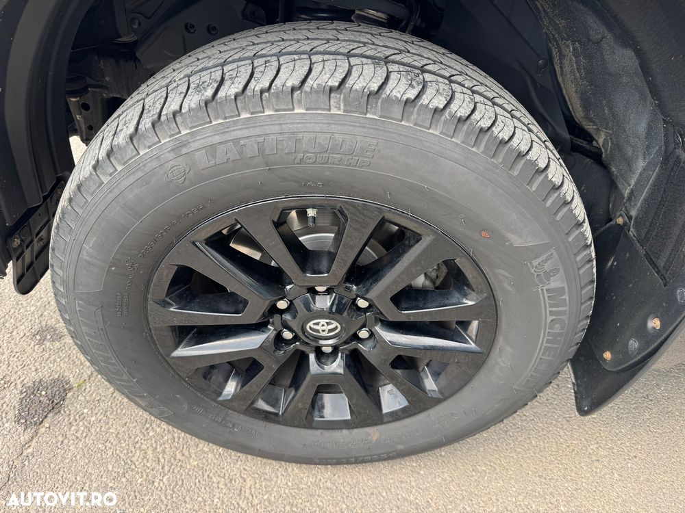 Toyota Land Cruiser - 17