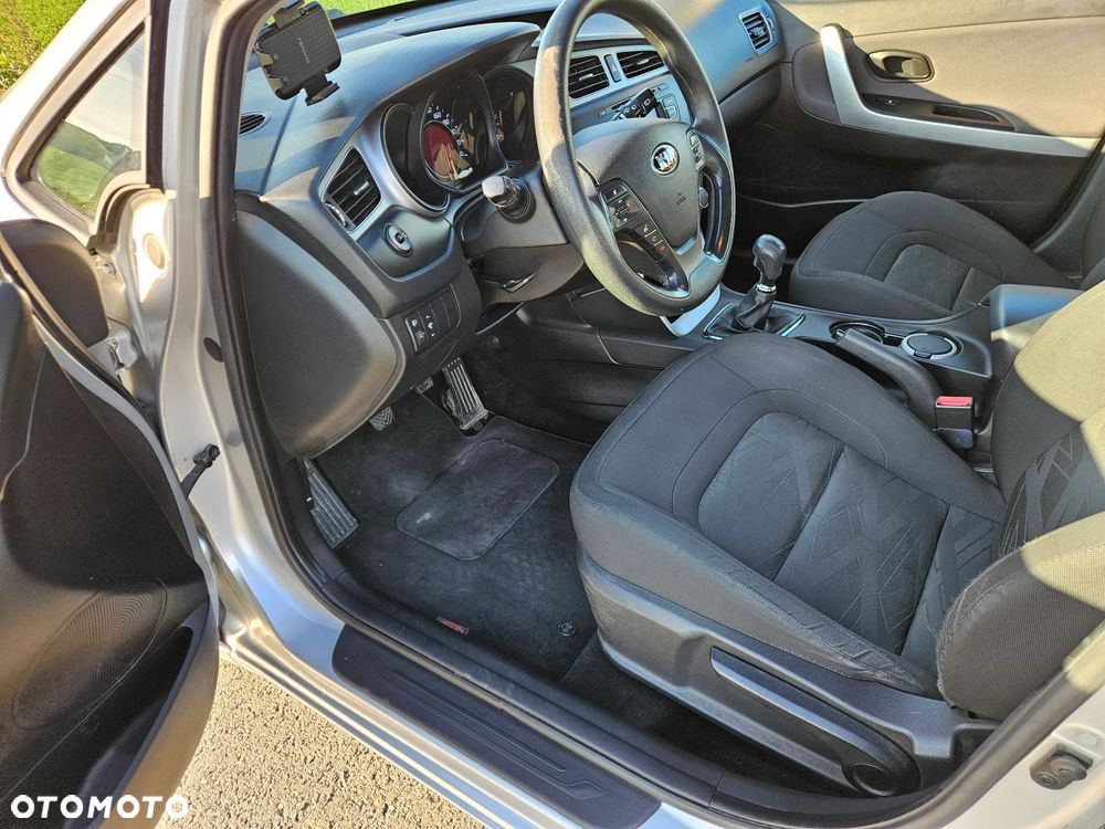 Kia Ceed - 8