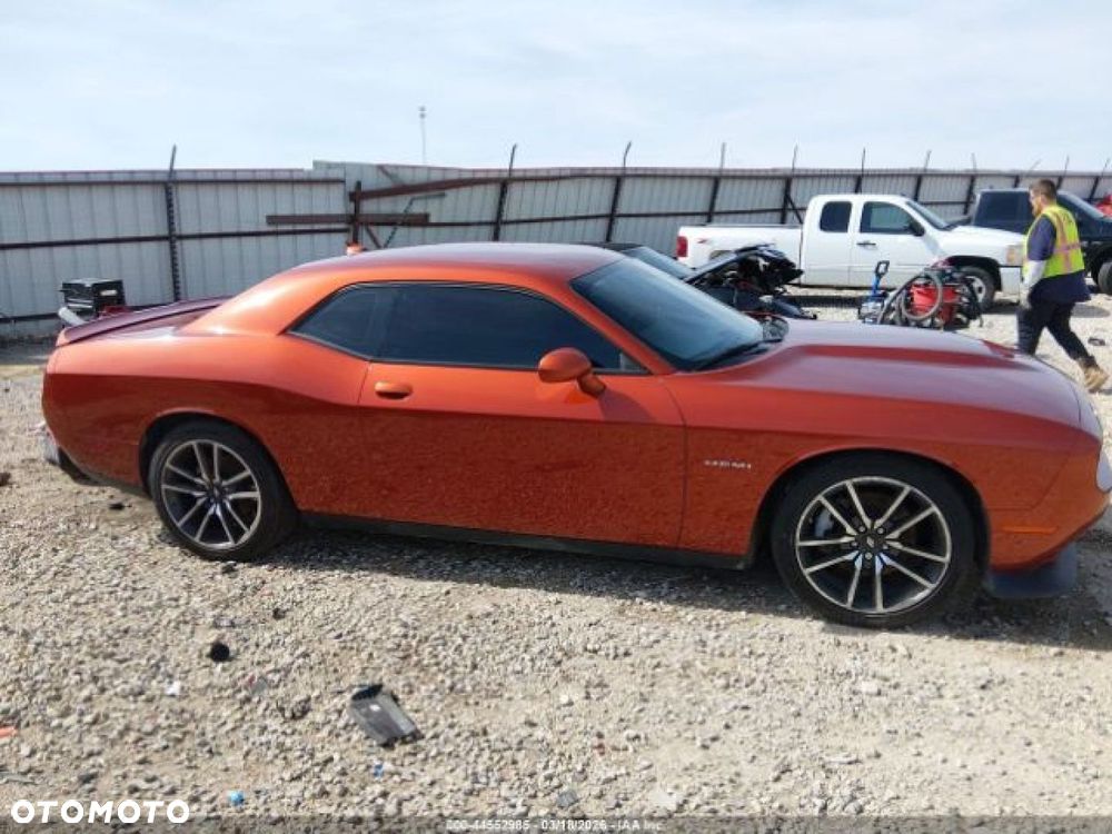 Dodge Challenger - 6