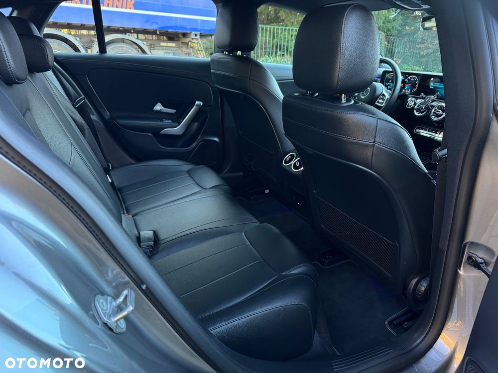 Mercedes-Benz CLA - 25