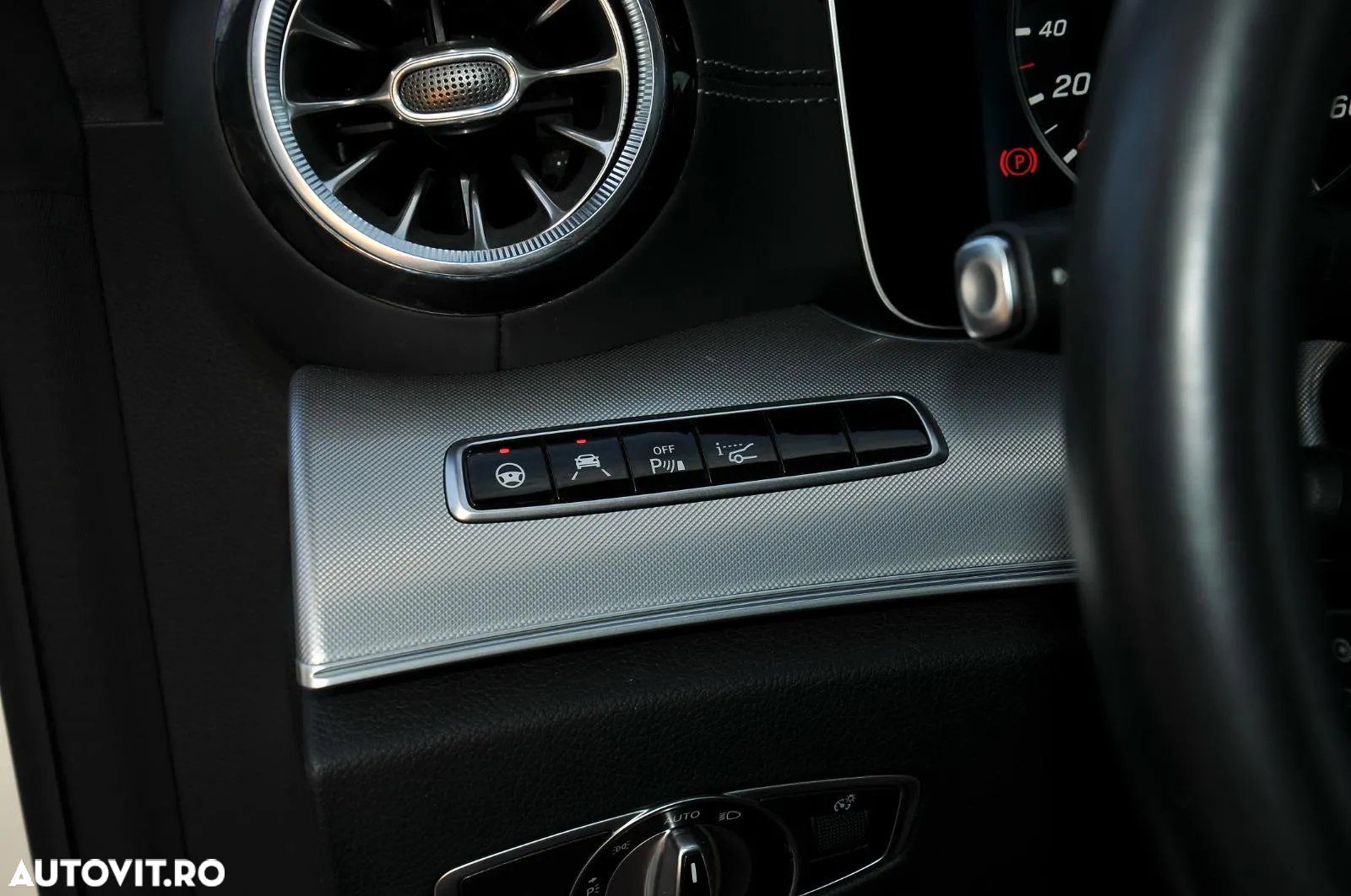 Mercedes-Benz E 400 Coupe 4MATIC Aut. - 17