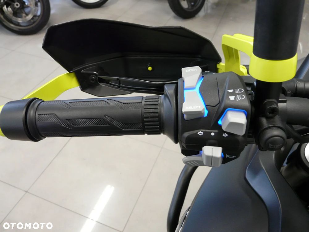 QJMOTOR SVT 650X - 16