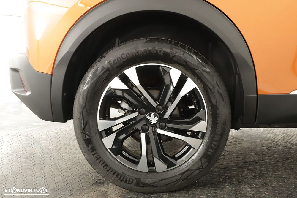 Peugeot 2008 1.2 PureTech Allure EAT8 - 5