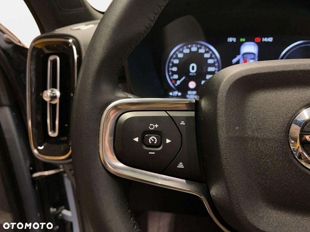 Volvo XC 40 - 23