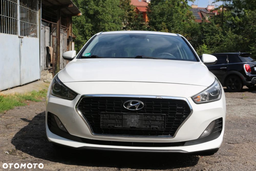 Hyundai i30 blue 1.4 Style - 13