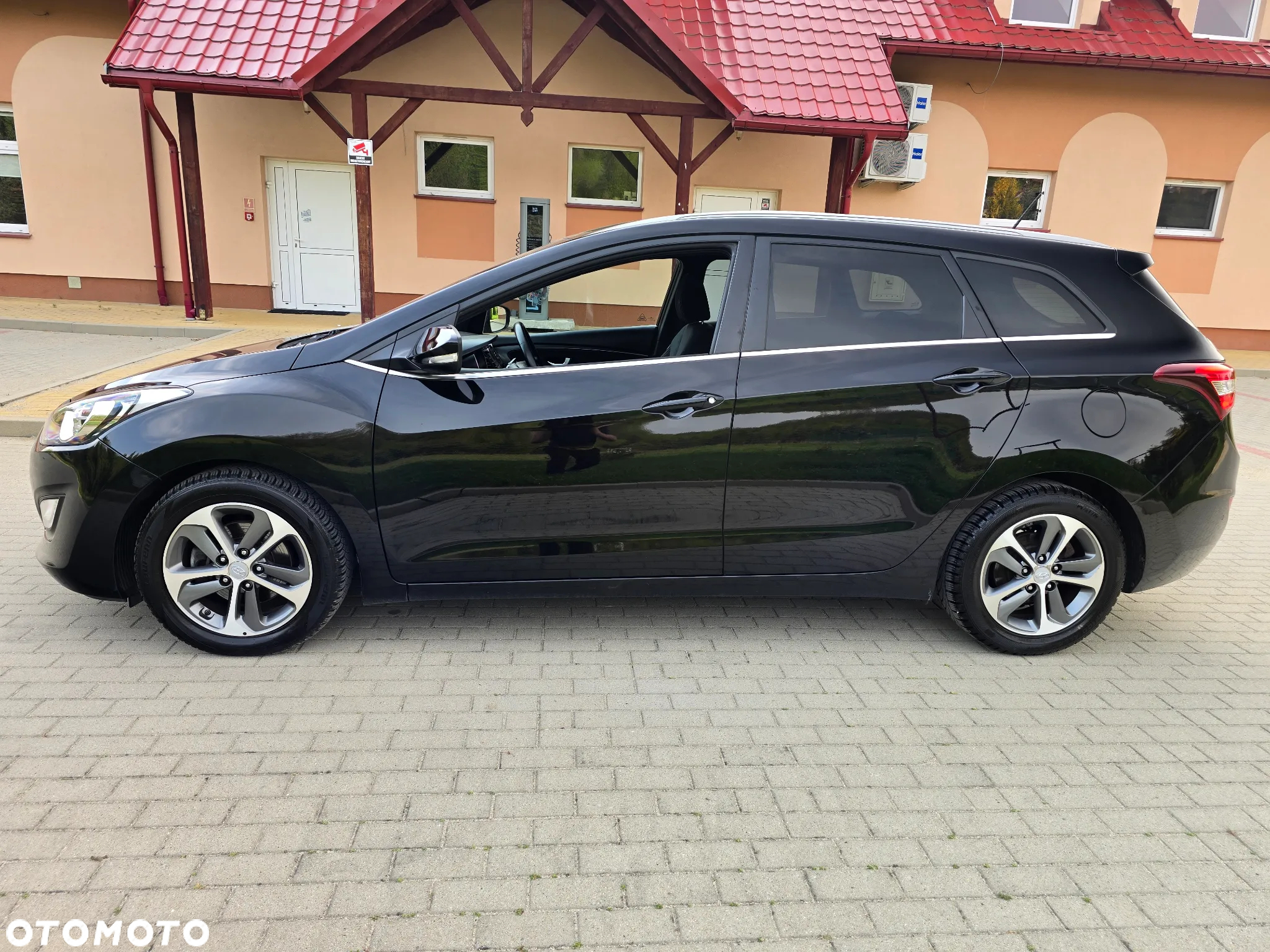 Hyundai i30 Kombi 1.4 Family - 11