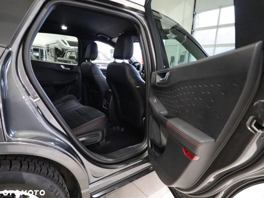 Ford Kuga 2.5 Duratec PHEV ST-LINE - 23
