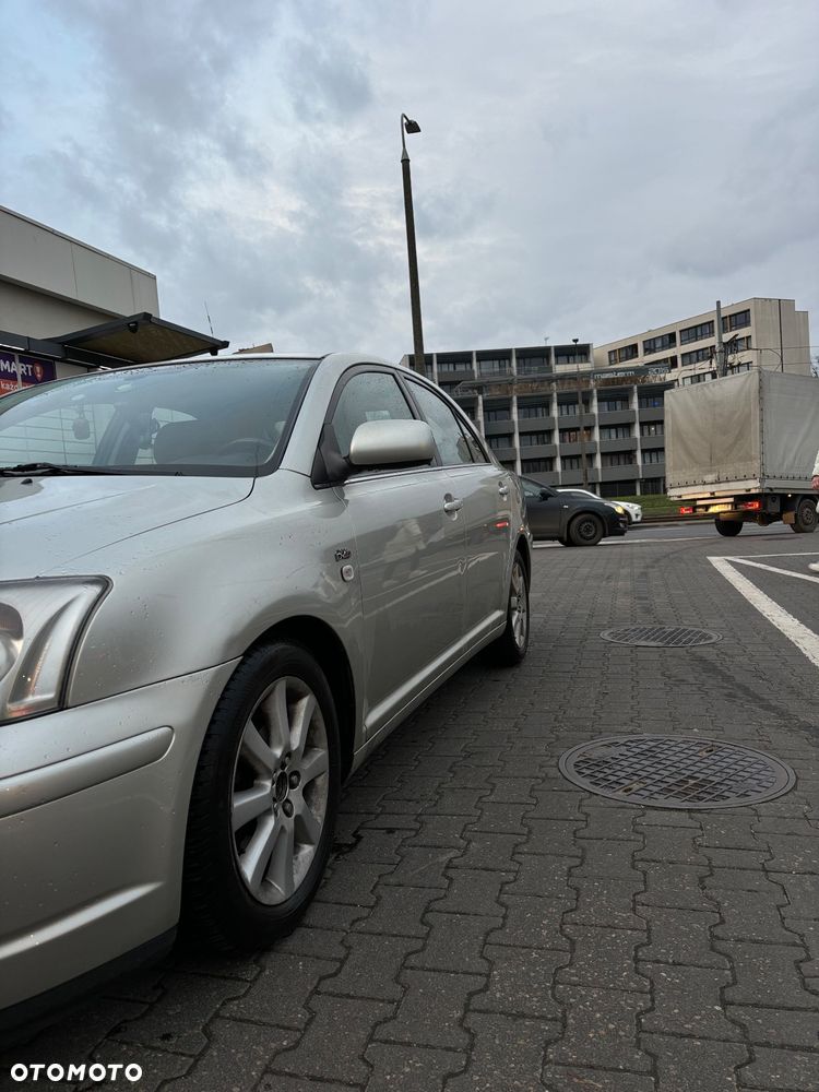Toyota Avensis 2.0 D-4D - 5