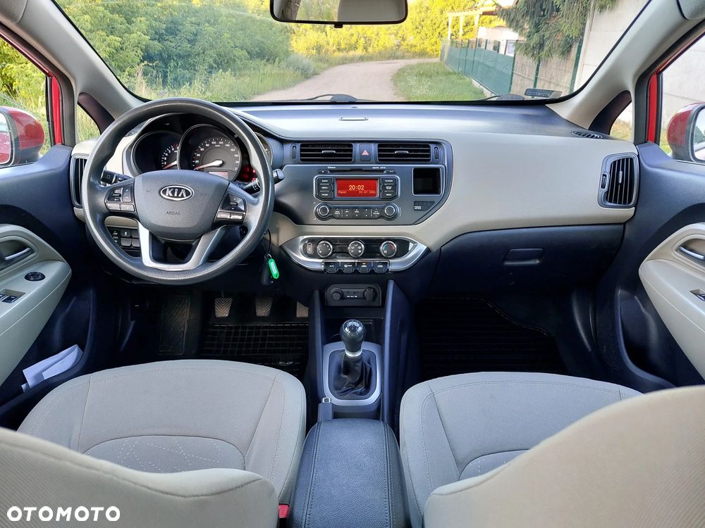 Kia Rio - 11