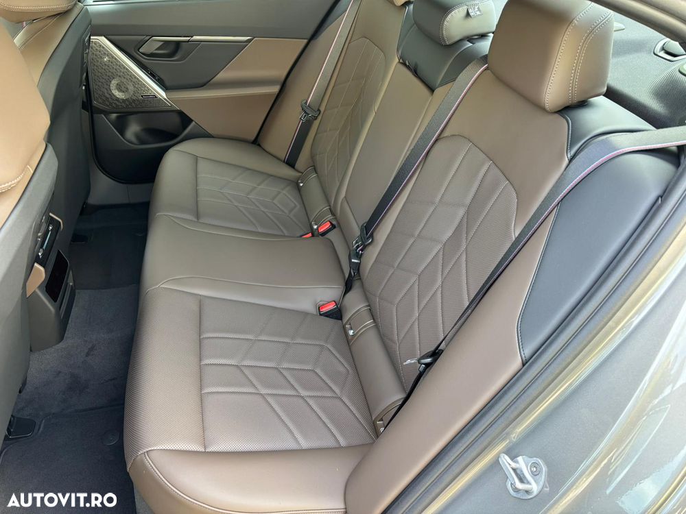 BMW Seria 5 530e xDrive Aut. - 18