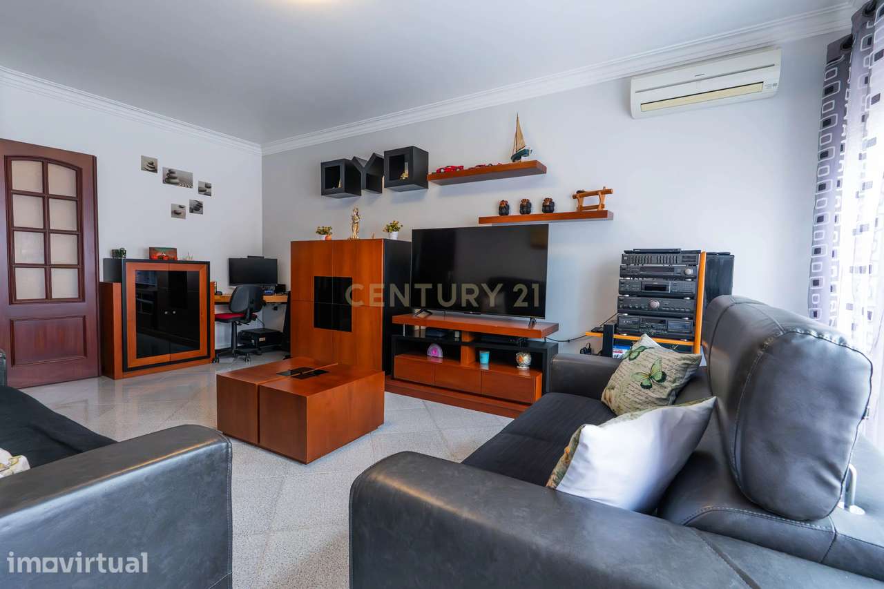 Apartamento T2 com Excelente Exposição Solar, Áreas Amplas e 2 Casas d - Grande imagem: 4/24