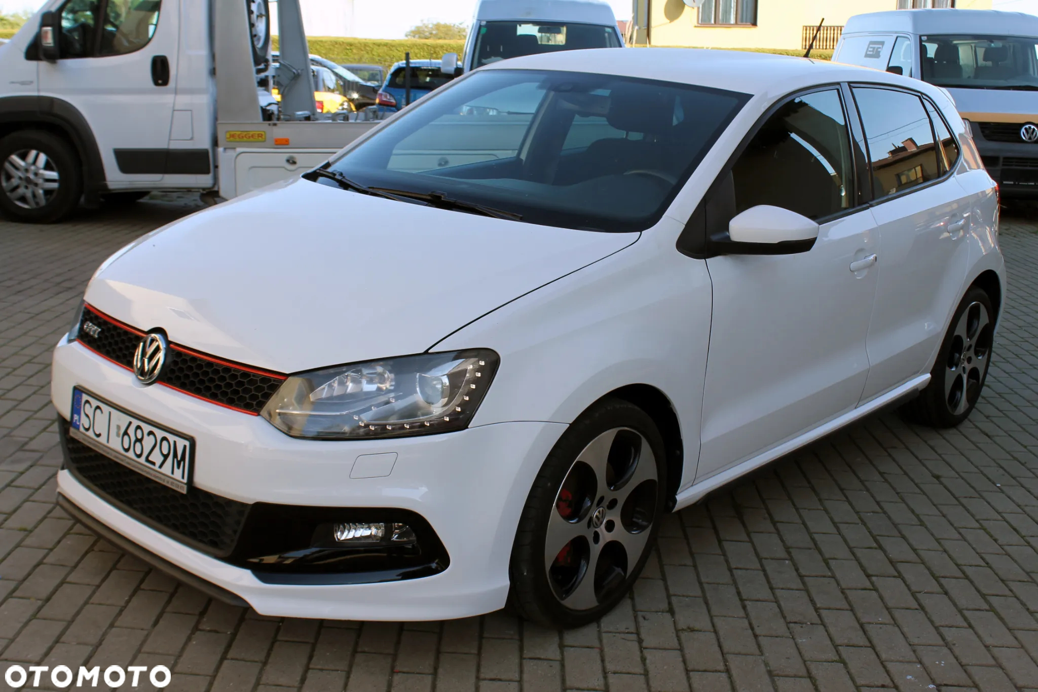 Volkswagen Polo - 2
