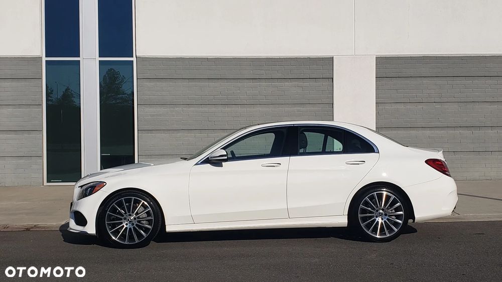 Mercedes-Benz Klasa C 300 T 9G-TRONIC - 6