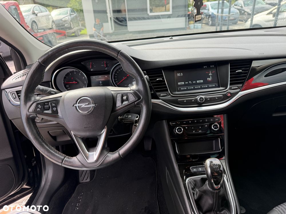 Opel Astra 1.2 Turbo Business Edition - 29