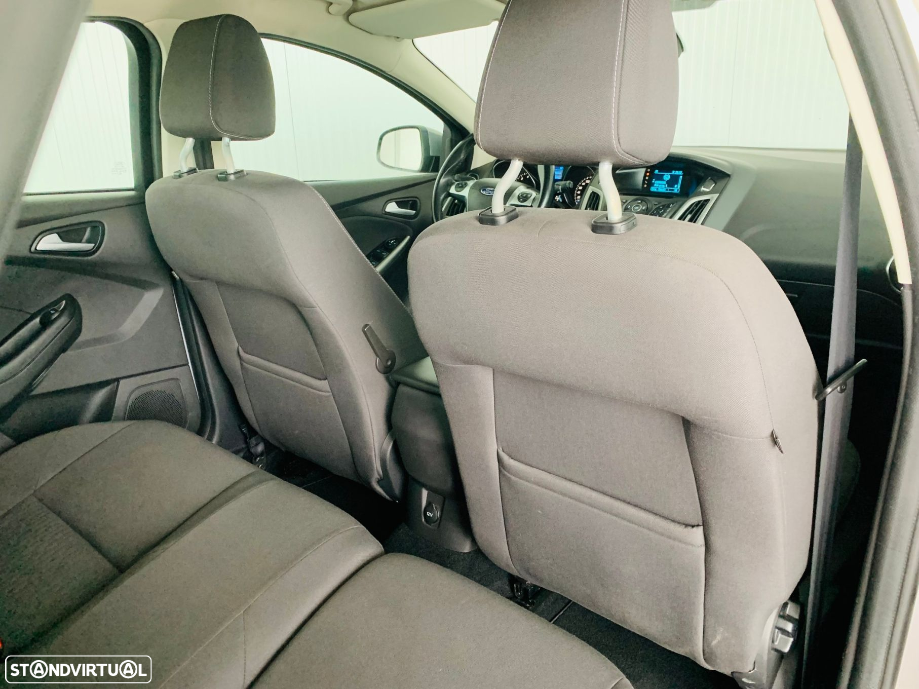 Ford Focus 1.0 EcoBoost S&S TITANIUM - 29