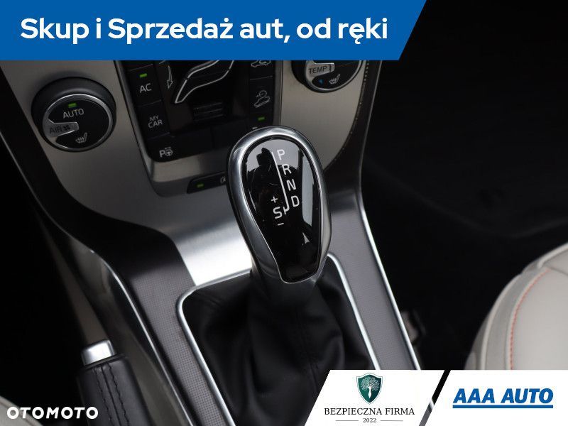 Volvo V40 - 15