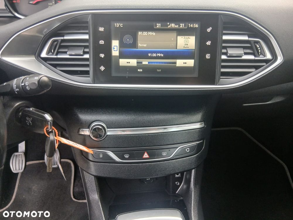 Peugeot 308 - 24