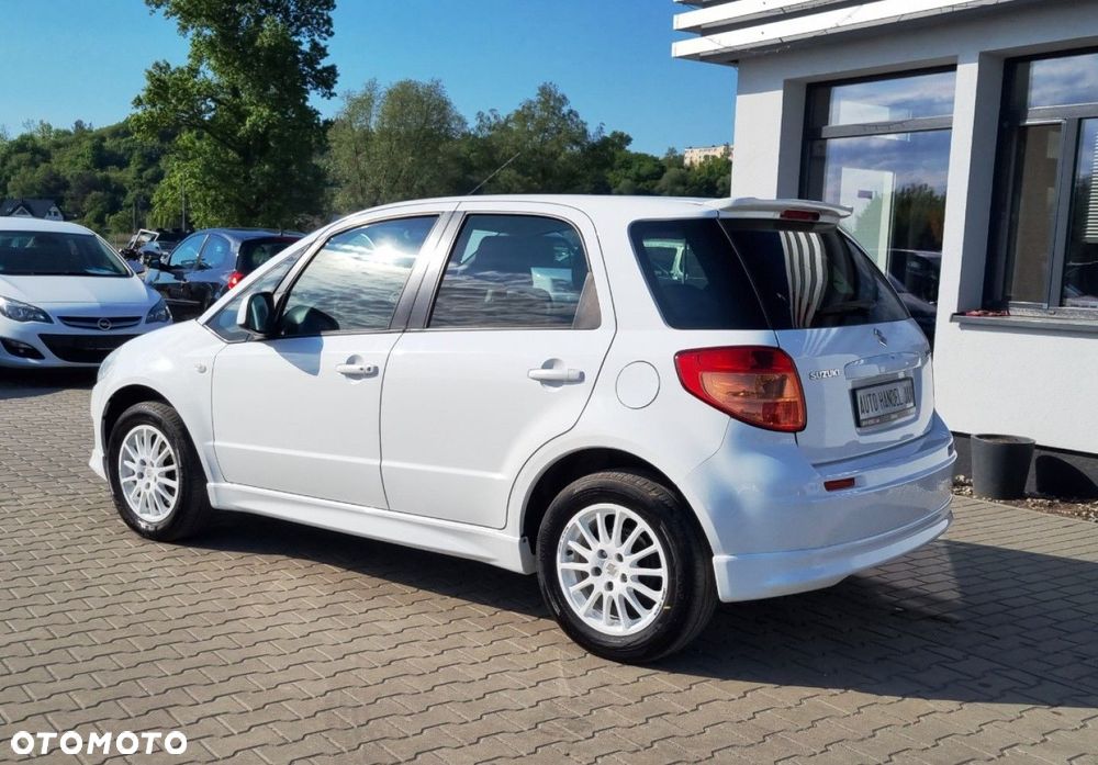 Suzuki SX4 - 25