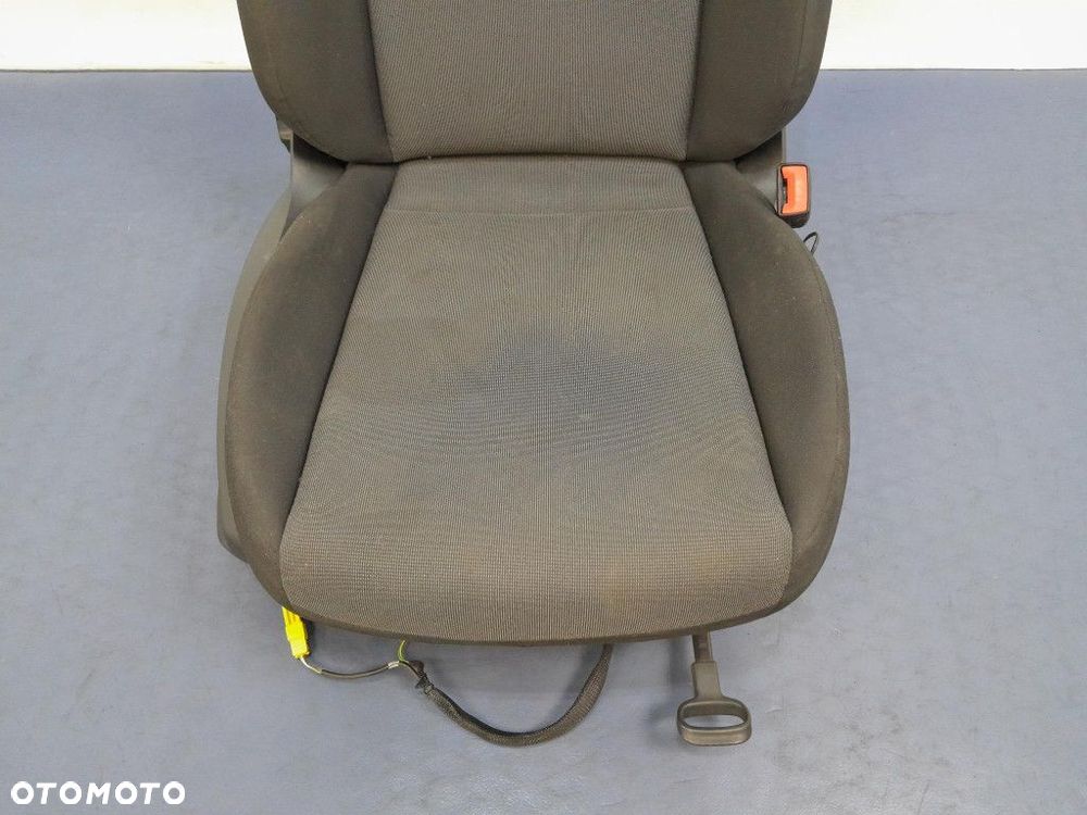 SEAT IBIZA V 5D  FOTEL PASAŻERA WELUR - 2