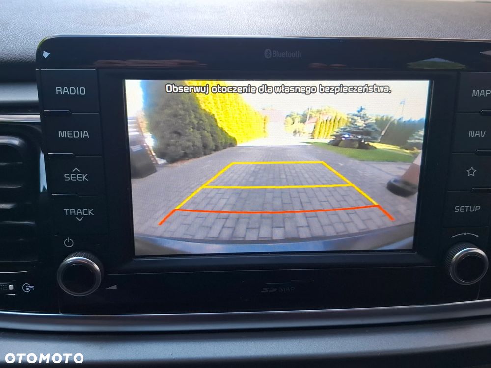 Kia Rio 1.2 L - 12