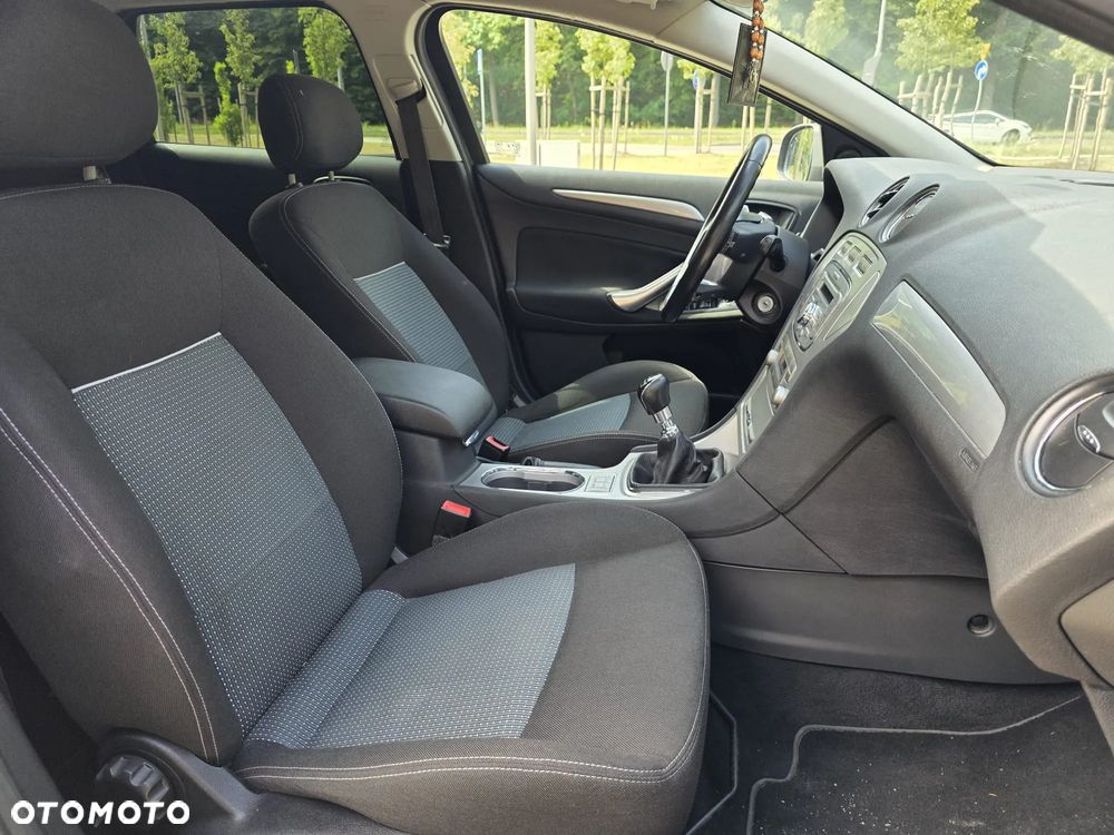 Ford Mondeo - 17