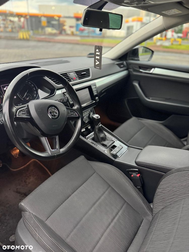 Skoda Superb 2.0 TDI Ambition - 10