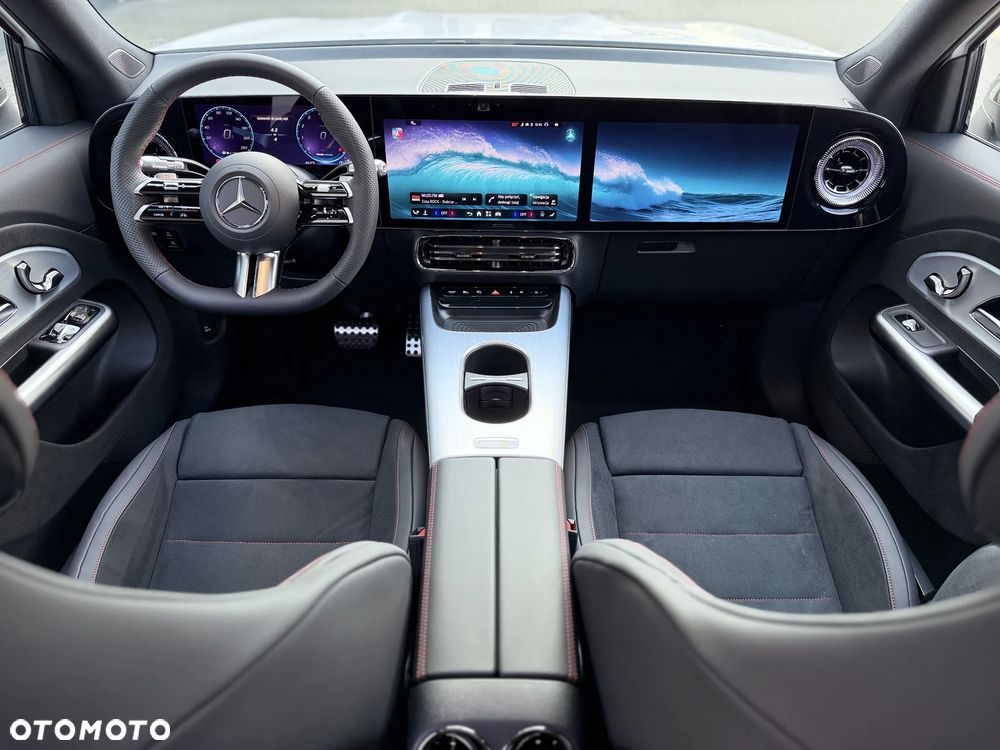 Mercedes-Benz GLB - 10