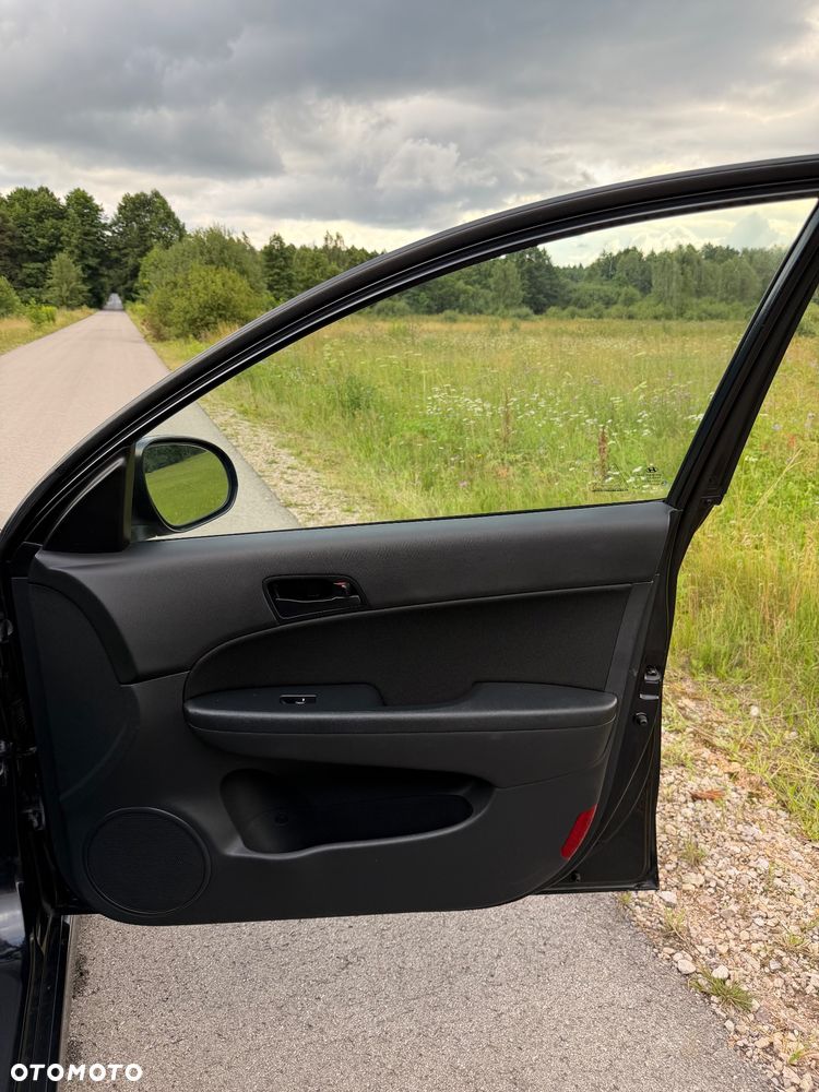 Hyundai i30 i30cw 1.6 CRDi FIFA WM Edition - 19
