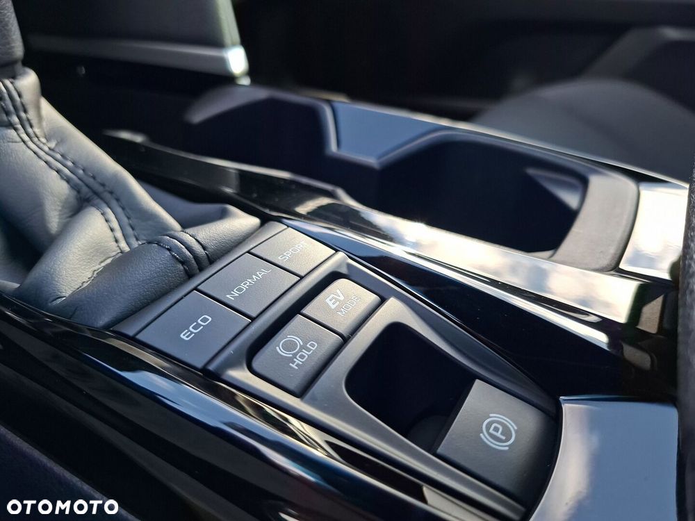 Toyota Camry - 31