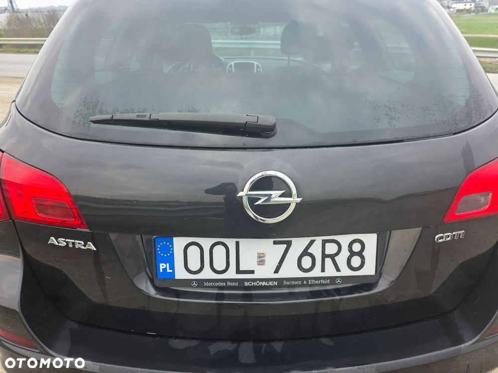 Opel Astra 2.0 CDTI DPF Design Edition - 12